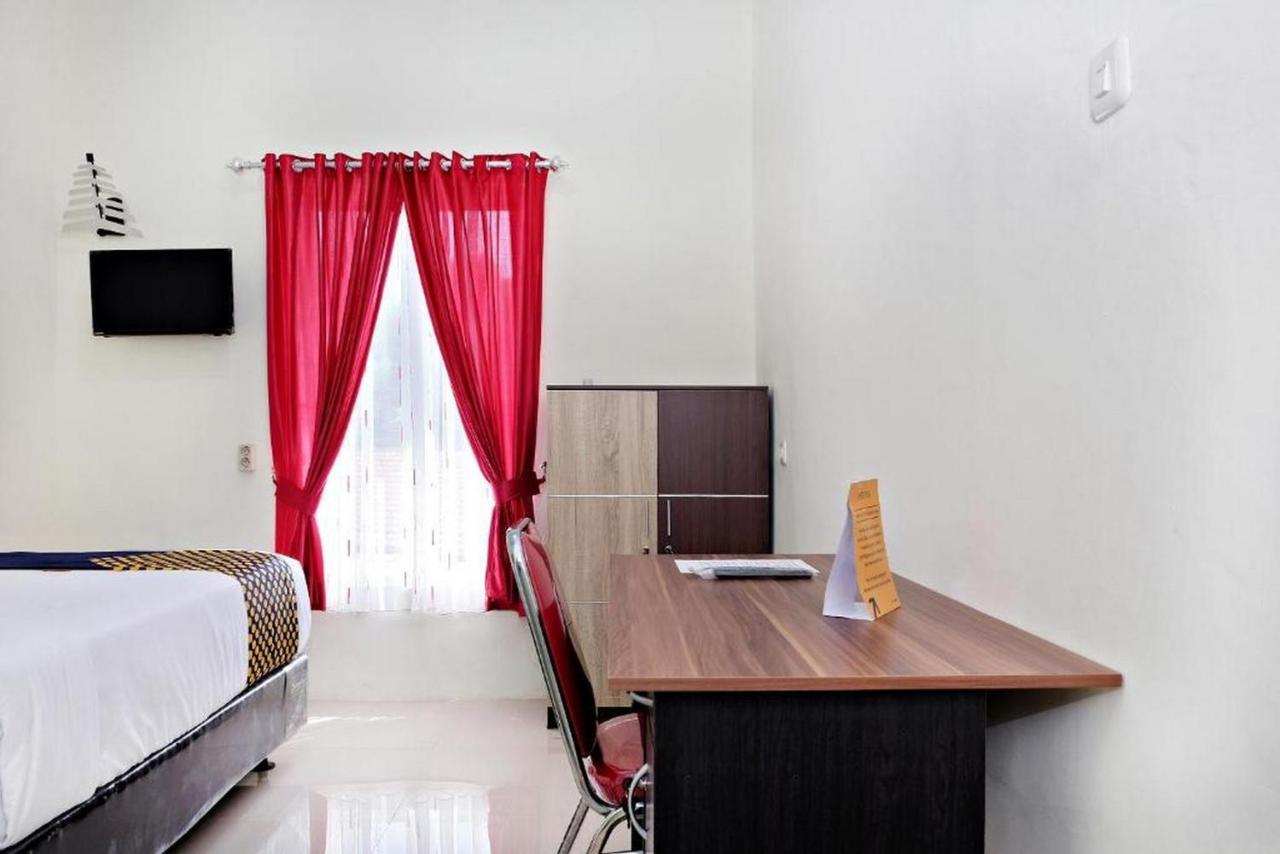 Homestay Danesti Syariah Near Bandara Sultan Hasanuddin Macasar Exterior foto