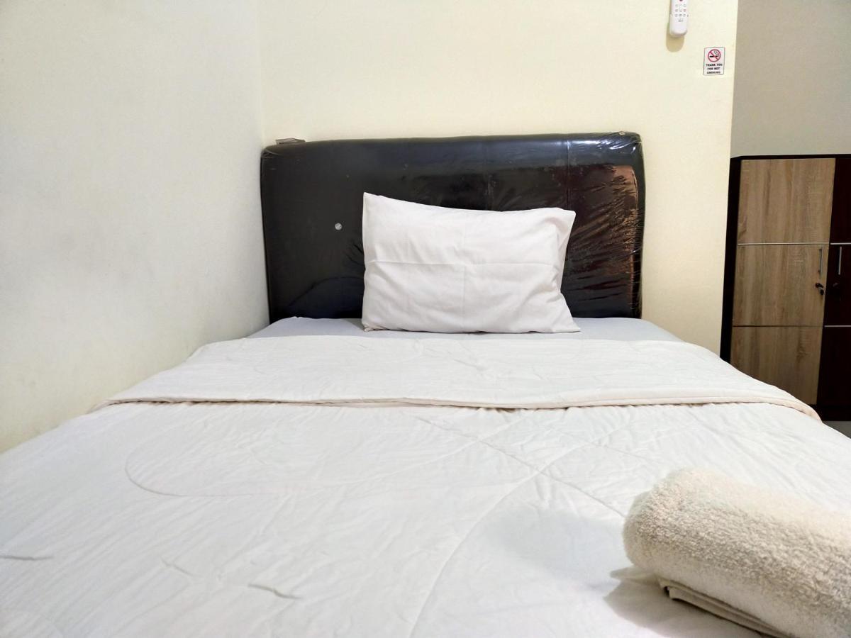 Homestay Danesti Syariah Near Bandara Sultan Hasanuddin Macasar Exterior foto