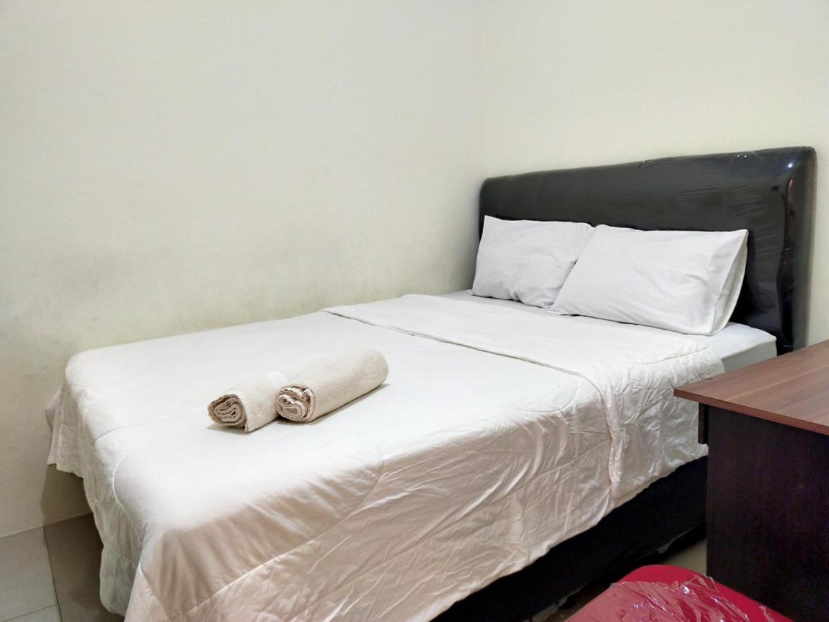 Homestay Danesti Syariah Near Bandara Sultan Hasanuddin Macasar Exterior foto